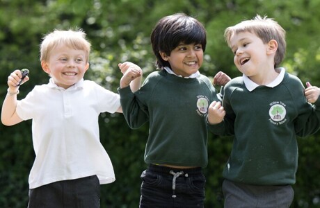 Reception outdoors 5 min